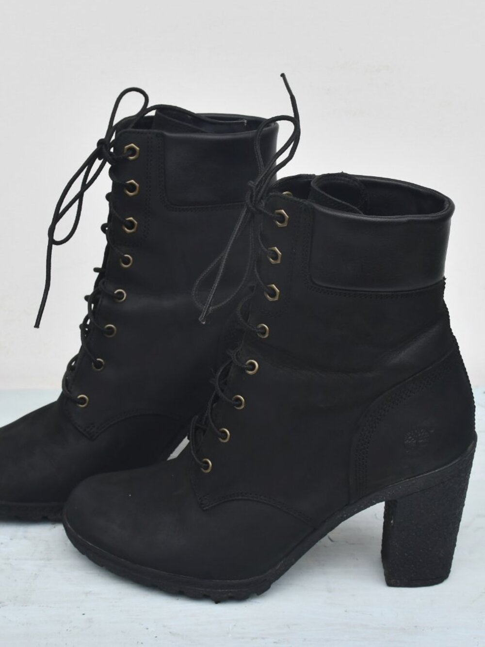 Timberland Women's Glancy 3 inch Heeled Black Chukka Boots (Sz 8)
